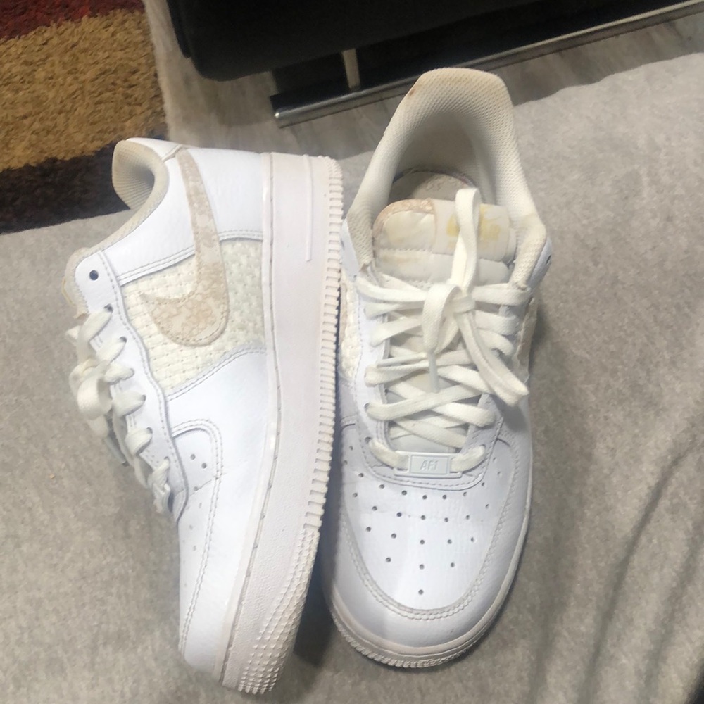 NIKE AIRFORCE 1s